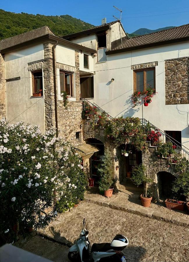 Lux Domus Apartment Montoro Inferiore Bagian luar foto